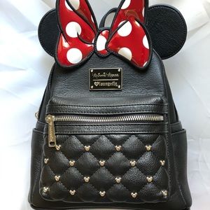 Loungefly Minnie Mouse back pack.